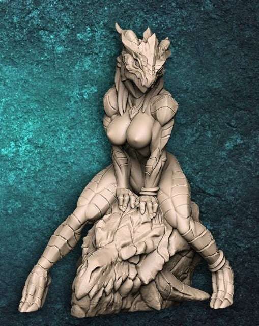 Drakonisch Kamermeisje (Draconian Maid)